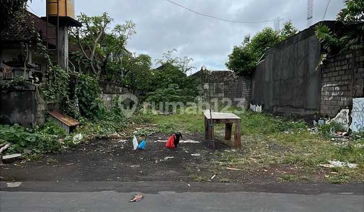 Tanah Drupadi Berbentuk Kotak, Row Jalan Besar Tanah Drupadi Berbentuk Kotak, Row Jalan Besar