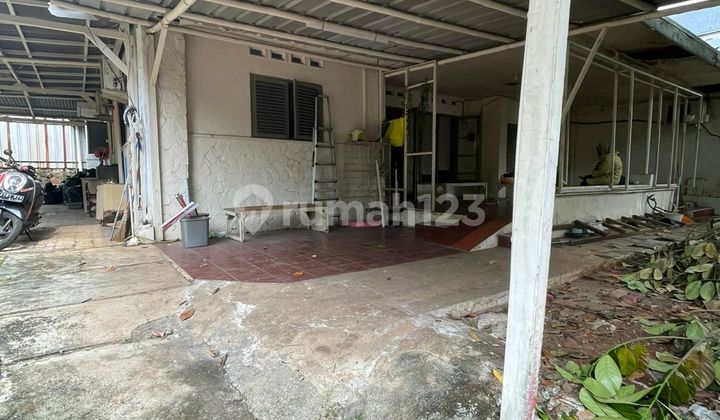 Rumah Hoek di Cilandak - Lingkungan Aman, Dekat Pusat Bisnis