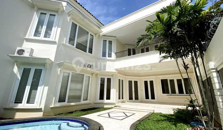 For Rent American Classic Residence Style House in Cilandak 2
