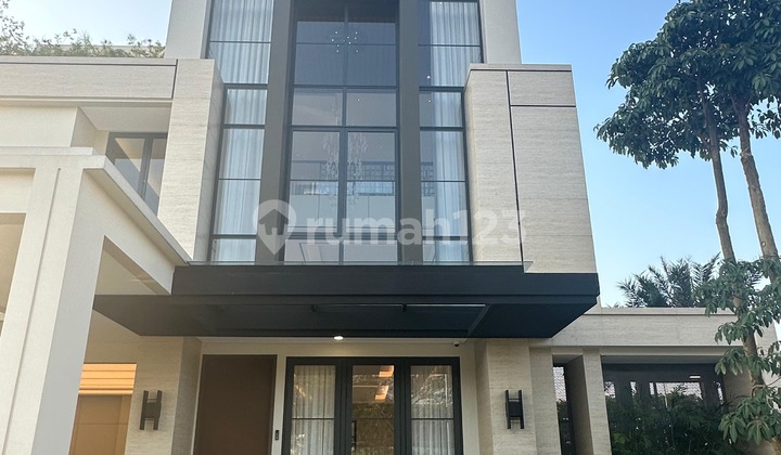 Luxury Home in TRESOR BSD, Features a Sky Balcony and Spa Garden.