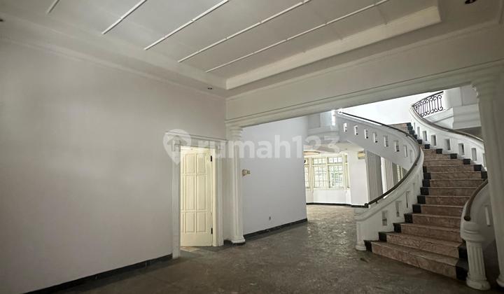 Rumah di Brawijaya Lokasi Strategis di Jalan Utama, Bangunan Luas 2