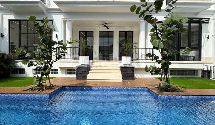 Rumah Mewah 3 Lantai di Kemang Dalam Ada Kolam Renang & Lift 