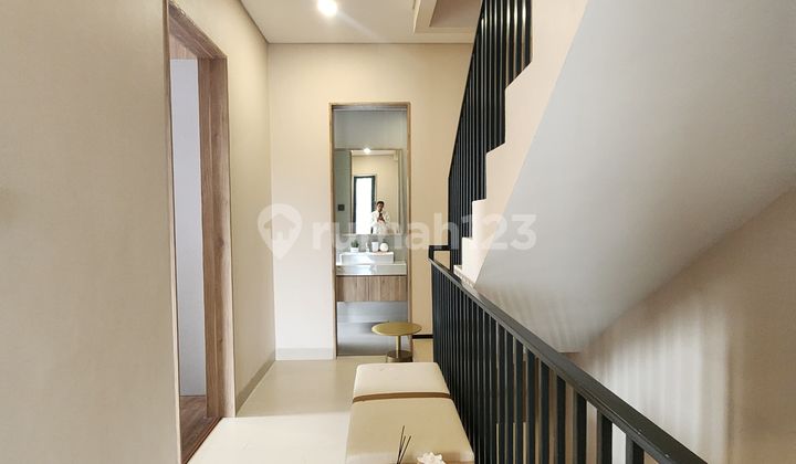 Rumah 3 Lantai Modern Pondok Labu Carport 2 Mobil, Strategis 2