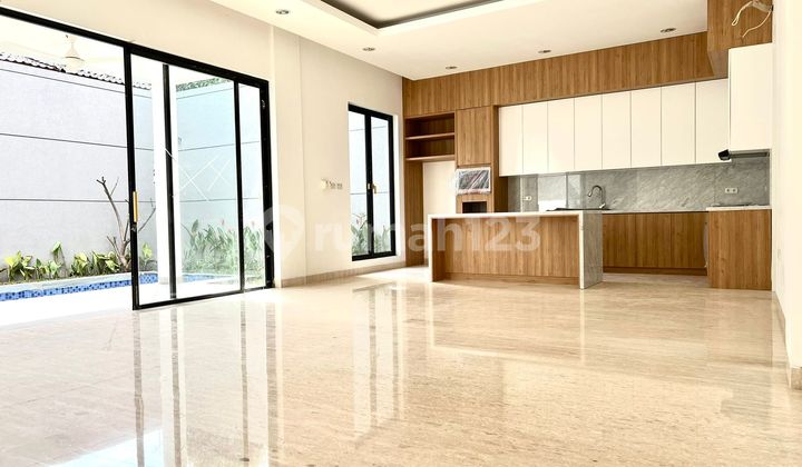 Di Jual Rumah Modern Tropis di Cilandak Jakarta Selatan 2