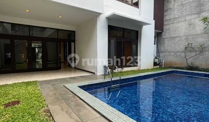 Disewakan Rumah Klasik + Private Pool Dekat JIS Pondok Indah