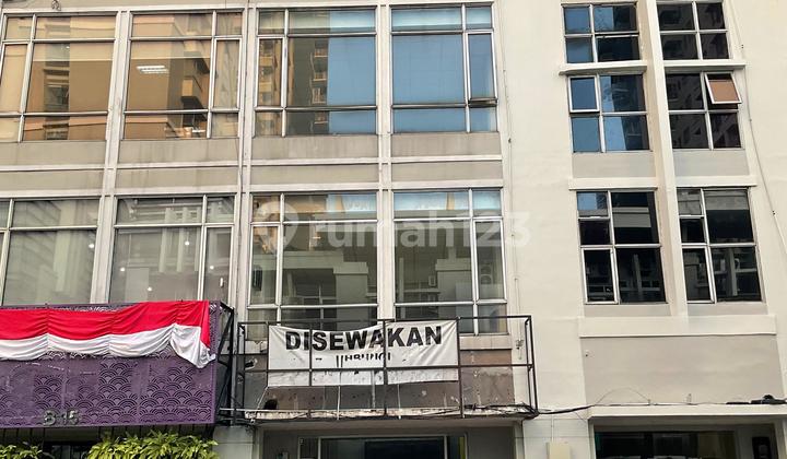 For Rent: 4-Story Shop House in Sudirman Park! (KV) For Rent: 4-Story Shop House in Sudirman Park! (KV)