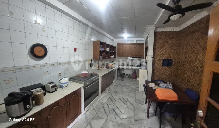 House for sale in Bumi Pratama Complex, Kramat Jati (fully furnished). House for sale in Bumi Pratama Complex, Kramat Jati (fully furnished).
