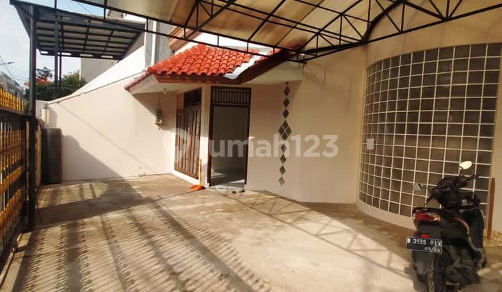 Rumah 2 Lantai Hook Di Kelapa Gading Jakarta Utara 2