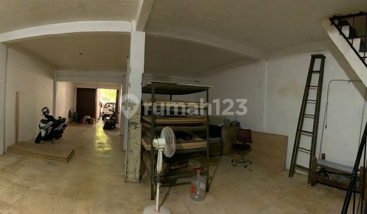 Shop House Warehouse for Business by the Roadside in Klender Area, East Jakarta 2