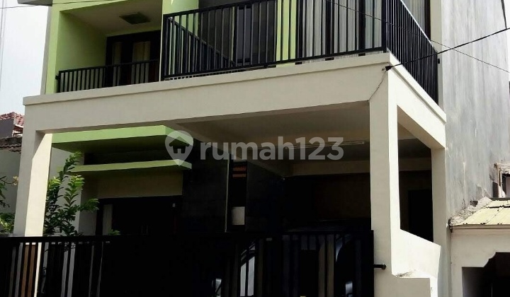 Rumah 2 Lantai Di Komplek Walikota Sukapura Jakarta Utara