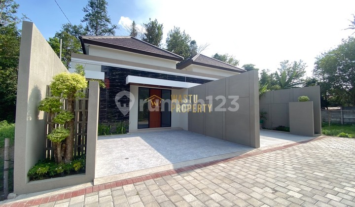 Rumah Tipe Besar Cantik Modern Siap Huni Dekat Uii Jakal