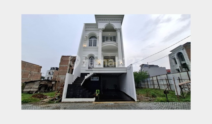 Rumah Desain Mewah Strategis Dekat Stasiun Lenteng Agung