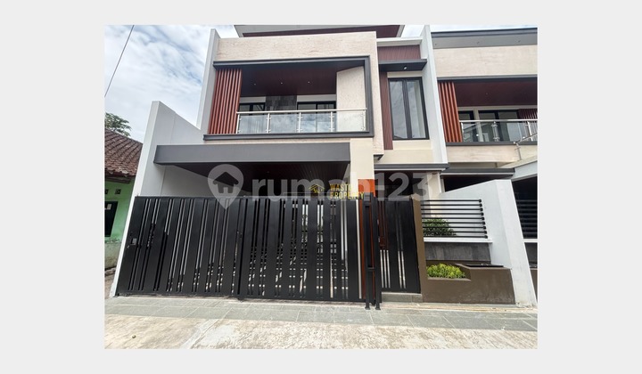 Rumah Cantik 2 Lantai Fasad Elegan - Palagan Yogyakarta