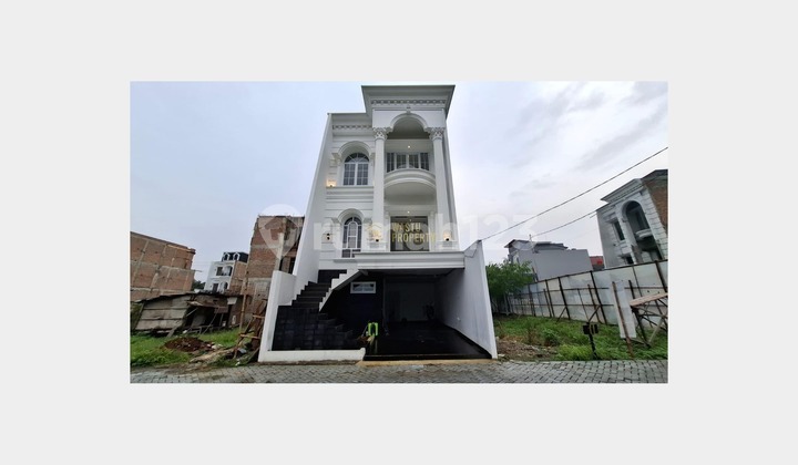 Rumah Desain Mewah di Jagakarsa, Akses Jalan Besar