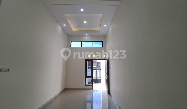 Rumah Modern Tipe Besar di Ngemplak Dekat Budi Mulia 2