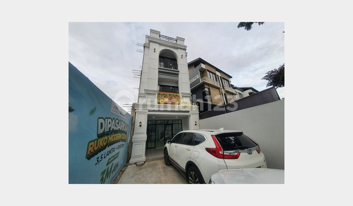 Ruko Cantik 3 Lantai di Jagakarsa, Akses Jalan Besar