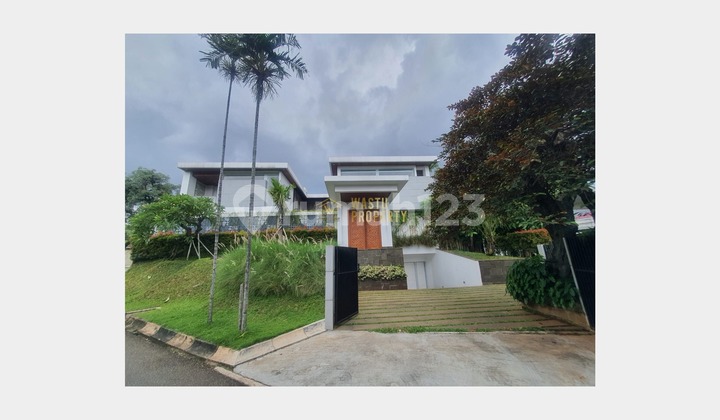 Tinggal di Kawasan Elite, Rumah Mewah Elegan Dekat Pim