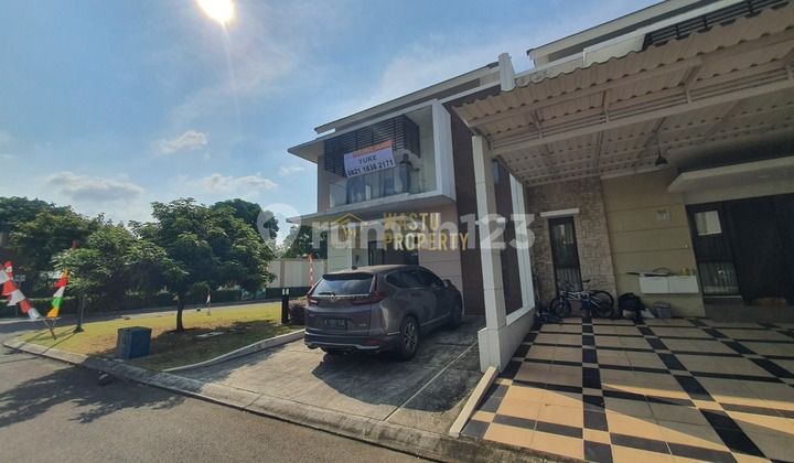 Rumah Second 2 Lantai Posisi Hook Dekat Summarecon Bekasi