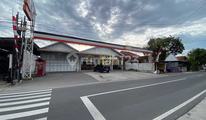 Toko Siap Pakai Jl. Imogiri Barat, Ramai Lalu Lintas Toko Siap Pakai Jl. Imogiri Barat, Ramai Lalu Lintas