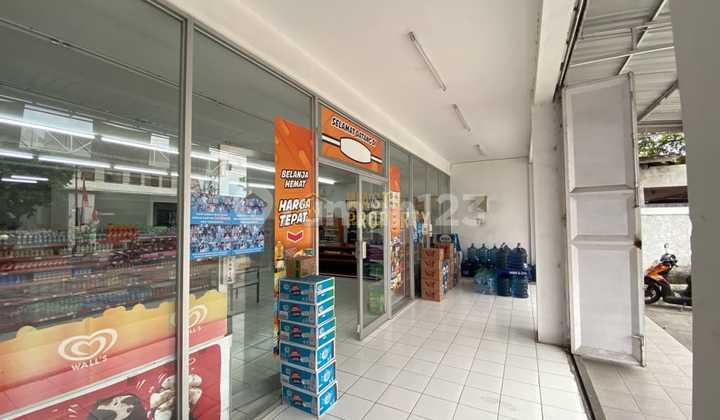 Toko Siap Pakai Jl. Imogiri Barat, Ramai Lalu Lintas Toko Siap Pakai Jl. Imogiri Barat, Ramai Lalu Lintas