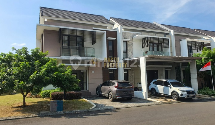 Rumah Bagus Tanah Luas Dekat Summarecon Mall Bekasi