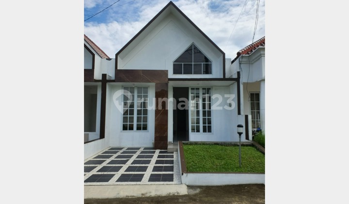 Rumah Ekonomis Desain Minimalis Dekat Cibinong City Mall