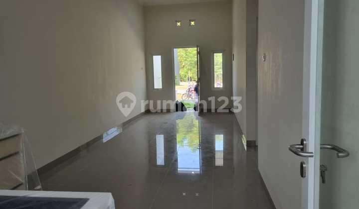 Ready-to-Occupy Modern House in Prambanan Residential Area 2