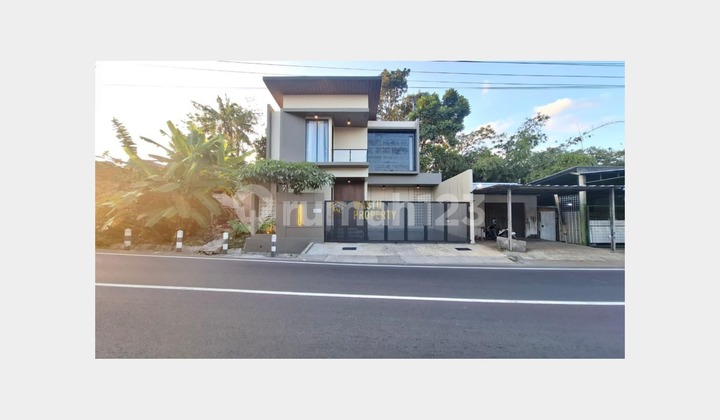 Rumah 2 Lantai Siap Huni di Ngaglik Sleman - Tepi Jalan Besar Rumah 2 Lantai Siap Huni di Ngaglik Sleman - Tepi Jalan Besar