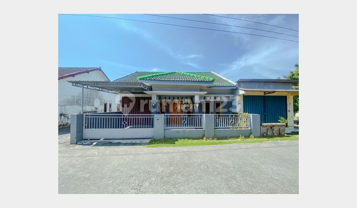 Large Ready-to-Occupy House Near Prambanan Temple Tourist Destination