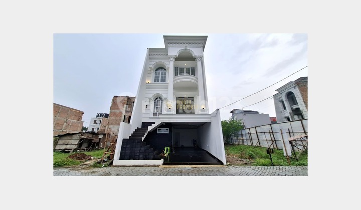 Rumah 3 Lantai Murah Desain Mewah di Jagakarsa