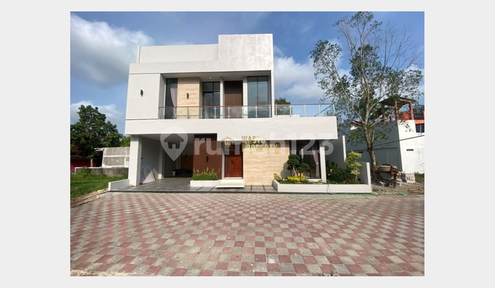 Modern 2-Story Furnished House Near Uny Wates