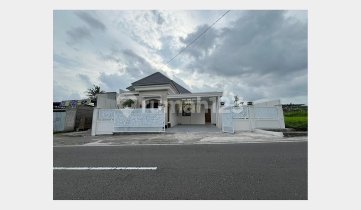 Rumah Elegan Tipe Besar Full Furnished di Ngemplak Sleman Rumah Elegan Tipe Besar Full Furnished di Ngemplak Sleman