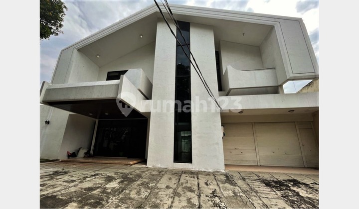 Rumah Siap Huni Tipe Bangunan Luas di Mampang Prapatan Rumah Siap Huni Tipe Bangunan Luas di Mampang Prapatan