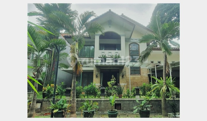 Rumah Besar Siap Huni di Lenteng Agung Dekat Stasiun KRL