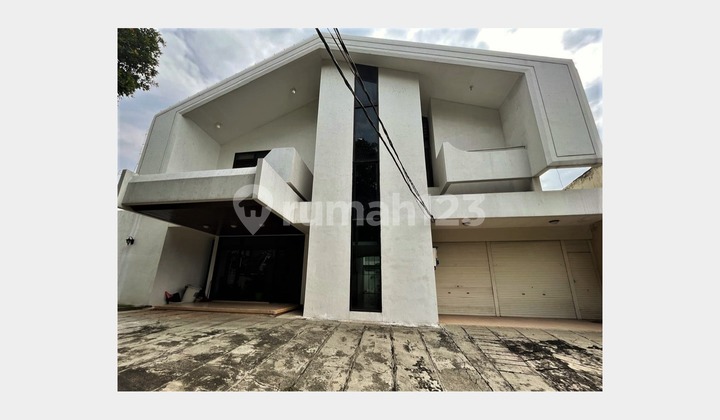 Rumah Besar 2 Lantai di Mampang Prapatan Dekat Mten