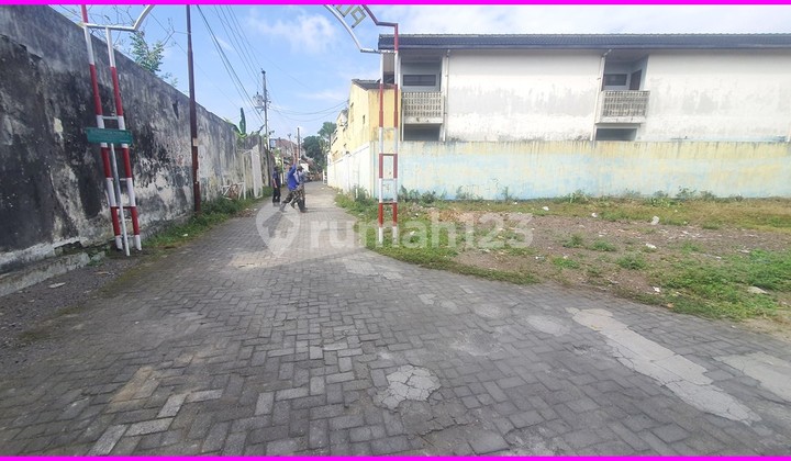 Near UGM & Exclusive Boarding Area, Premium Plots Inside Jogja's Ring Road. Near UGM & Exclusive Boarding Area, Premium Plots Inside Jogja's Ring Road.