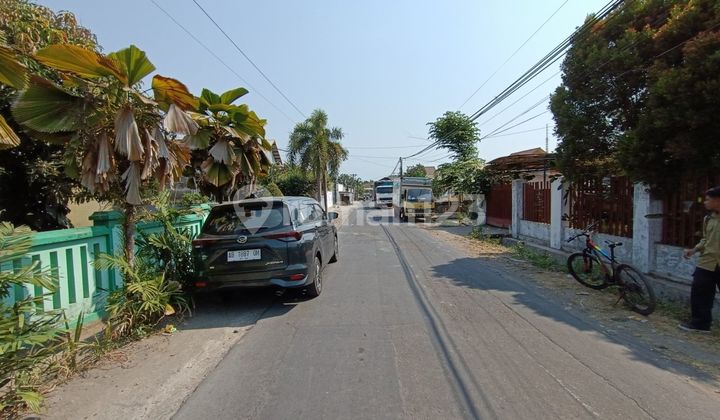 Near UMY, Banyuraden Land Plot, Strategic Location, AJB Ready.