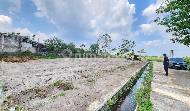 Jl. Kaliurang Km. 12; Mangku Aspal Jl. Kaliurang Km. 12; Mangku Aspal