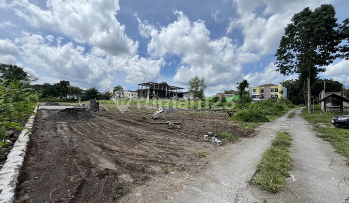 Near UII; Promising Area for Boarding Houses/Homes; Ready for Deed of Sale and Purchase