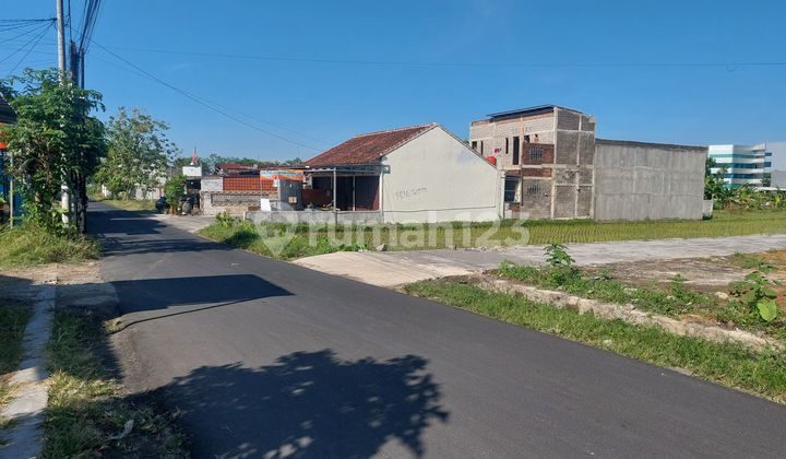 Banyuraden, Sleman Regency, near Queen Latifa Hospital.