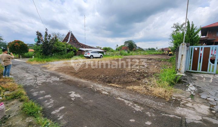 Utara Jalan Damai, Tanah Sleman Jogja, Dekat Sleman City Hall