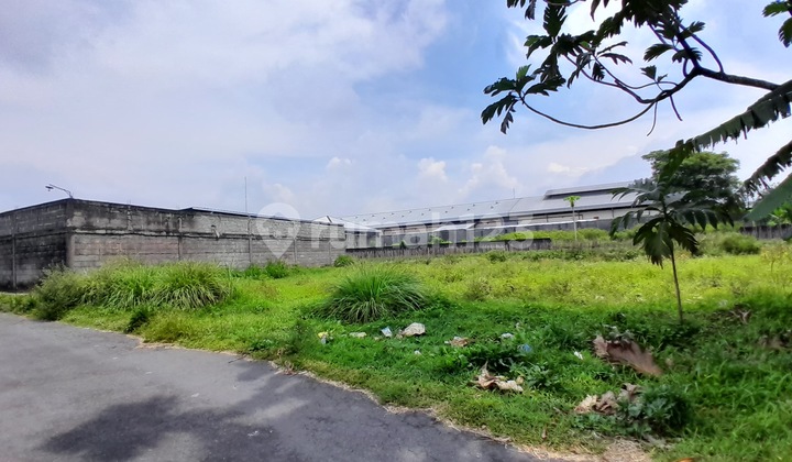 Jalan Palagan, Tanah Sleman Jogja, dekat Pasar Rejodani Jalan Palagan, Tanah Sleman Jogja, dekat Pasar Rejodani