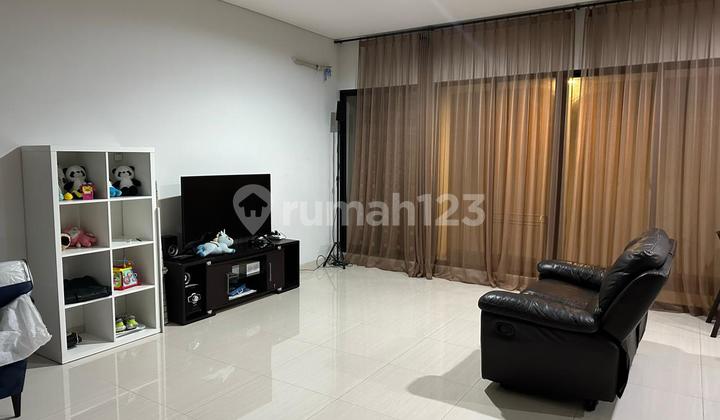 Disewakan Rumah Siap Huni Semi Furnish Lokasi di Summarecon Cluster Emily Bandung