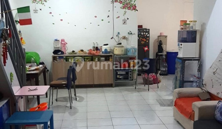 Harga Nego Sampai Deal! Rumah Bagus Terawat di Taman Semanan Indah