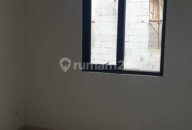 Ready-to-Occupy House at Royal Palm Blossom West Jakarta Ready-to-Occupy House at Royal Palm Blossom West Jakarta
