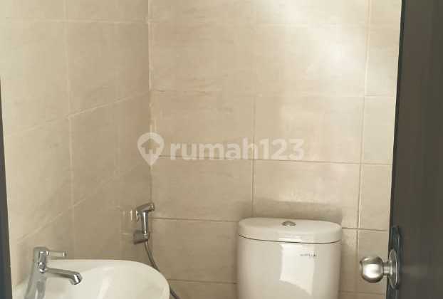 Rumah Siap Huni di Royal Palm Blossom Jakarta barat  2