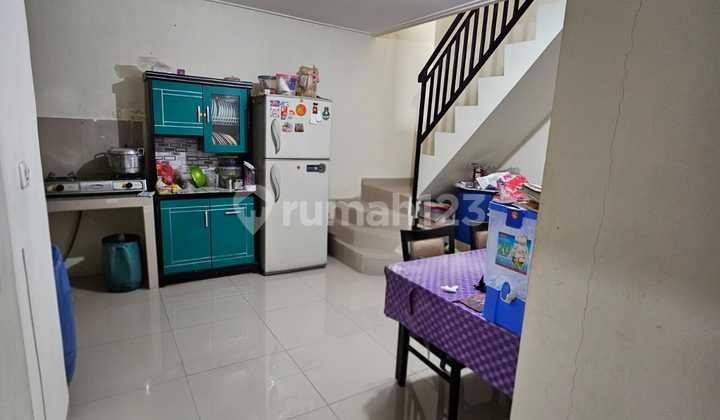 Ready-to-Live House in Kresek Indah Complex, West Jakarta, Strategic Location