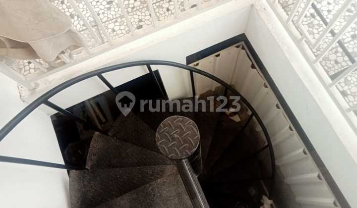 Lihat Rumah 2 Lantai Bagus dan Siap Huni di Pratama Kemang Bekasi 2