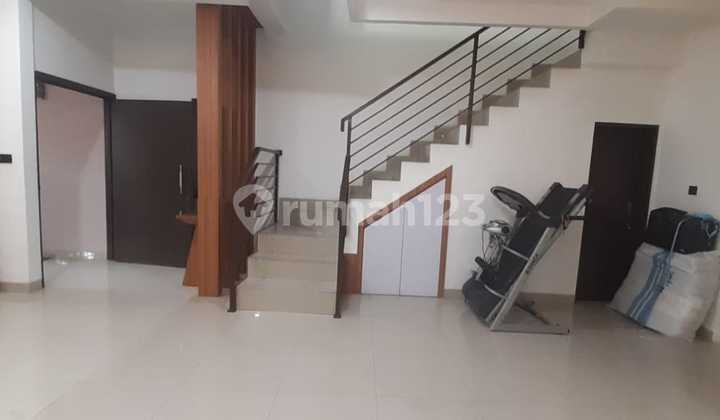 House in Duri Kepa, West Jakarta, Well-Maintained and Move-In Ready 2