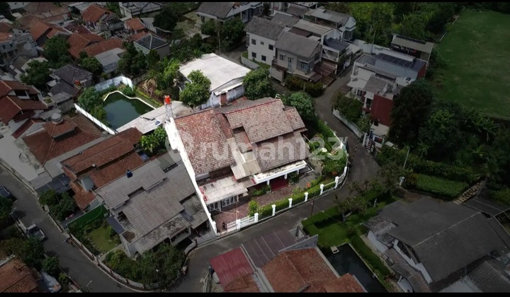 Jual Cepat Rumah Semi Furnished 3 Lt di Geger Kalong 2